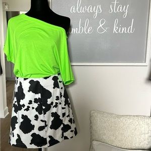 Length:26.2inches, bust:42.9inches